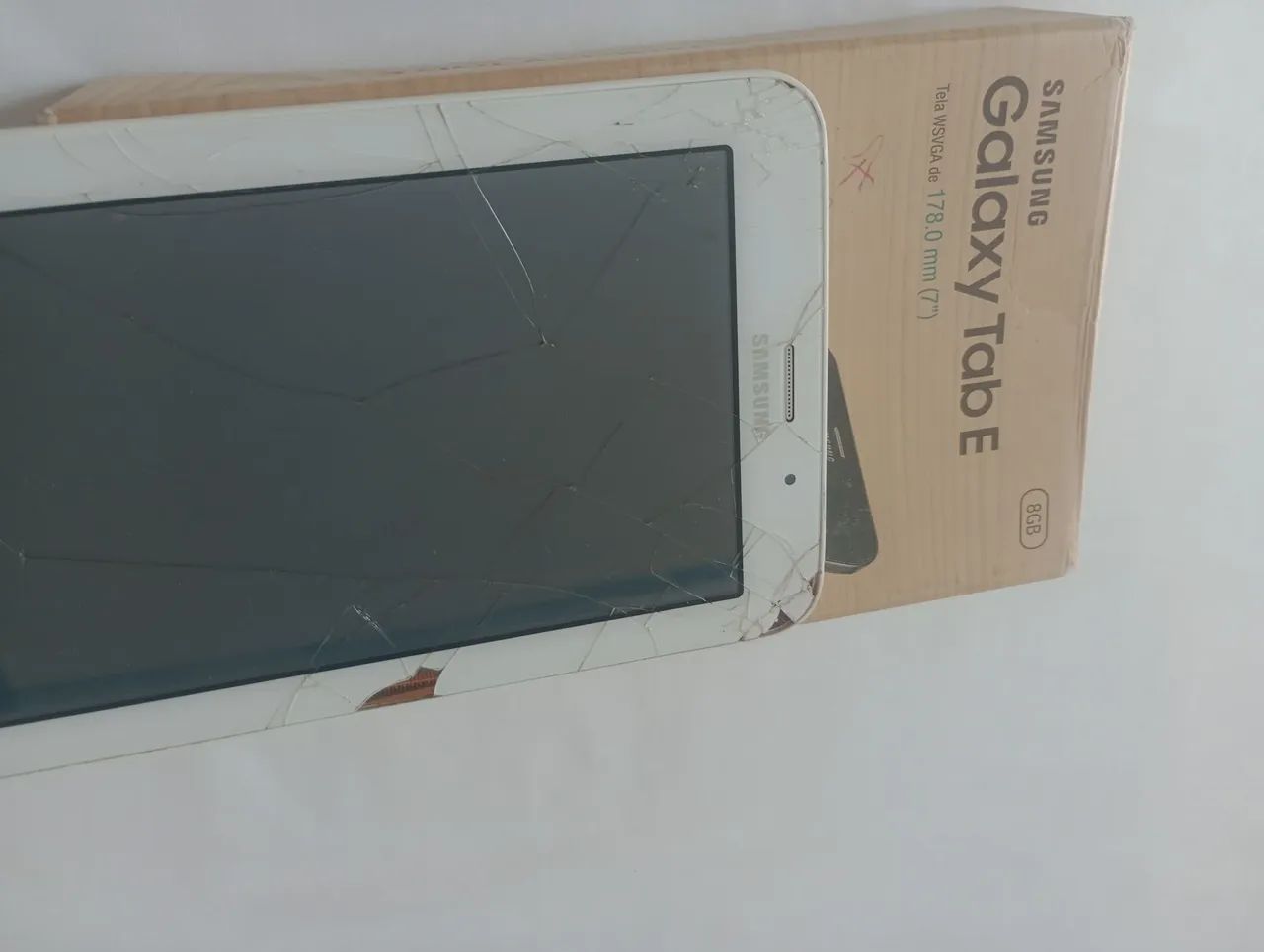 Tablet usado para uso ou para reformar pra vender Samsung Galaxy tab E - Foto 2