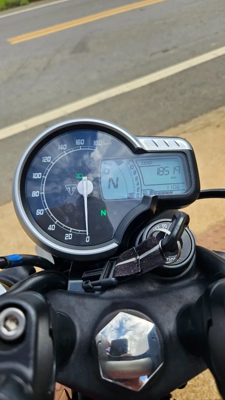 Triumph Speed 400 24/25 - Foto 2
