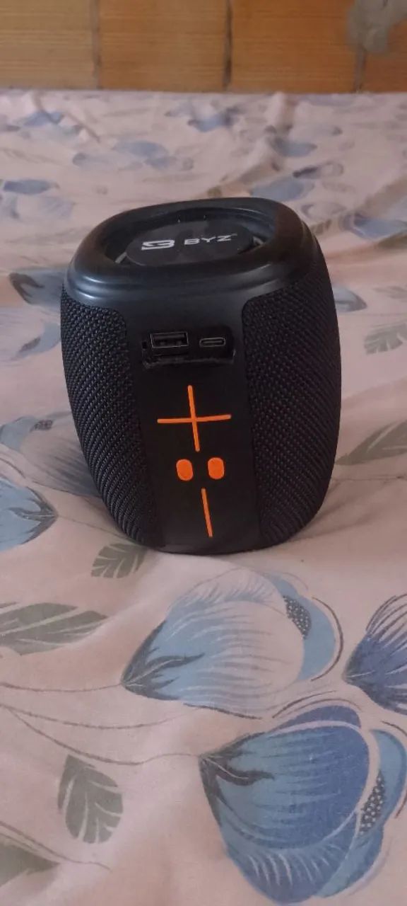 Vendo uma caixinha de som