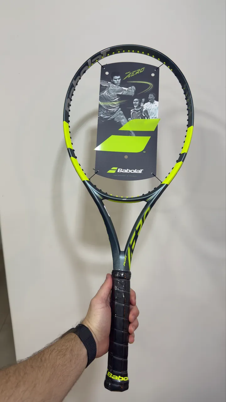 Raquete de tênis Yonex Vcore 100 L2 2026 - Esportes de Quadra e Ao