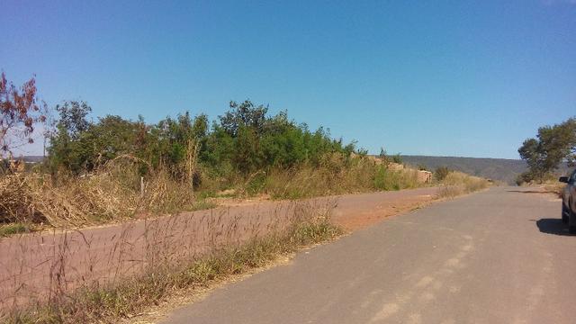Lote de esquina na Avenida A com vista para a rodovia no asfalto - Foto 2