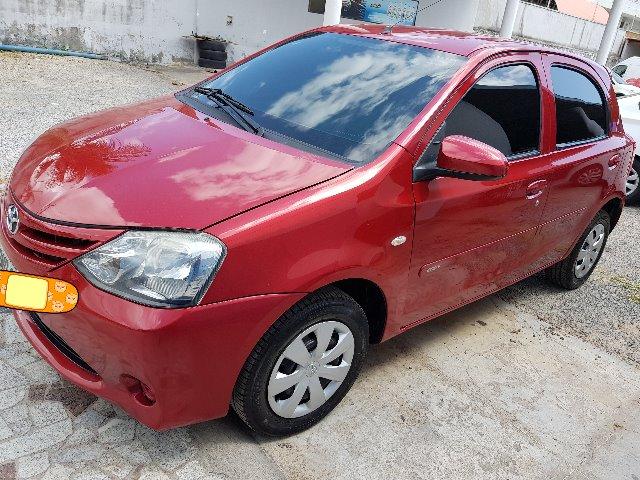 Toyota Etios 1.3 X hatch 2014 particular Novo