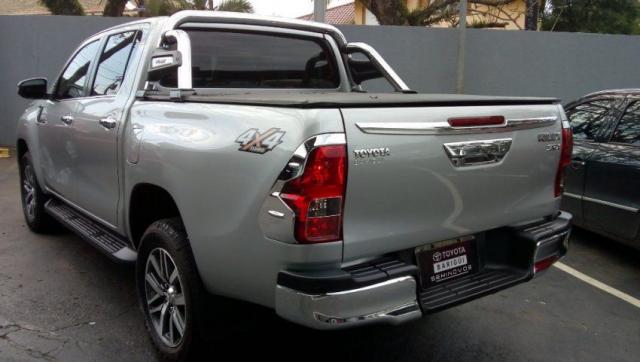 TOYOTA HILUX CD SRX 4X4 2.8 TB AT Prata 2017/2018 - Foto 3