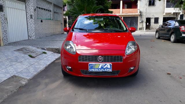 Fiat Punto Attractive 1.4 2012 com Kit Itália