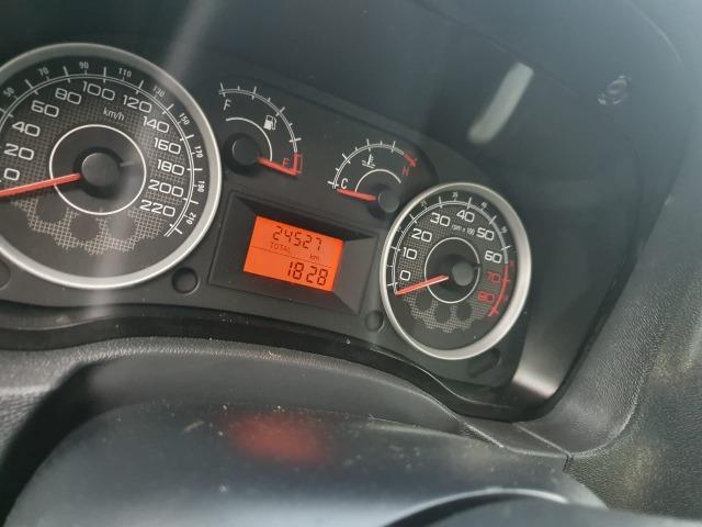 Idea Attrractive 1.4 com apenas 26 mil km - Foto 3
