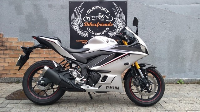 YAMAHA R3 2021