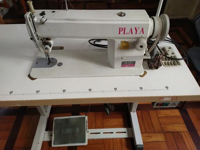 Máquina de costura Reta
