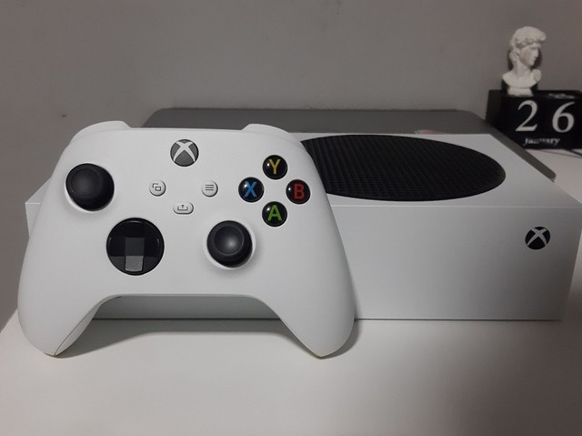 XBOX ONE SERIES S (3 MESES DE USO)