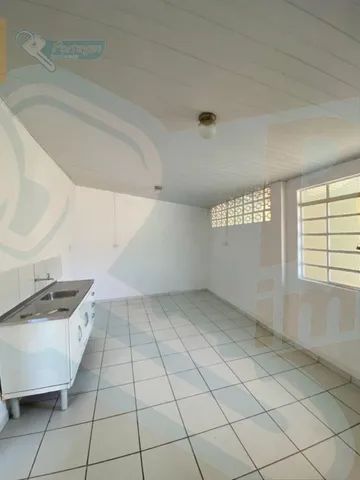 Casa Residencial com 2 quartos para alugar por R$ 1250.00, 97.03 m2 - JARDIM ORESTES VERON