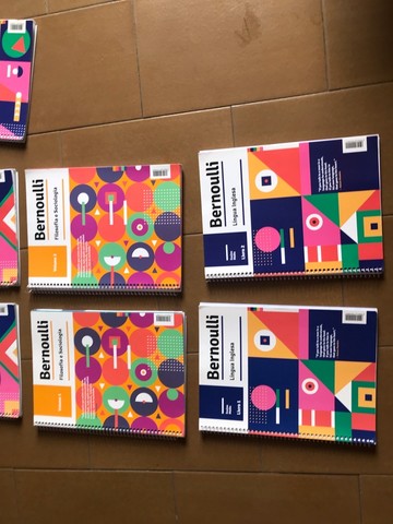 Livros Bernoulli e apostilas - Foto 2