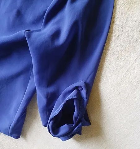 Blusa feminina de seda, semi nova, cor azul, transparente. Sem marca. - Foto 4