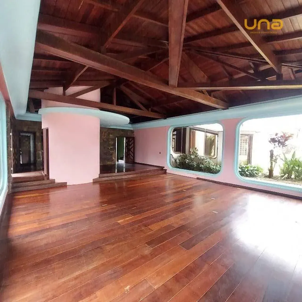 Casa Comercial 04 salões e 06 salas à Venda com 1000 m² e 06 vagas - Bairro São Lourenço -