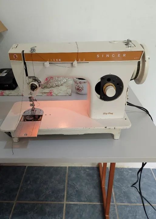 Máquina de costura Singer 247 - Foto 2