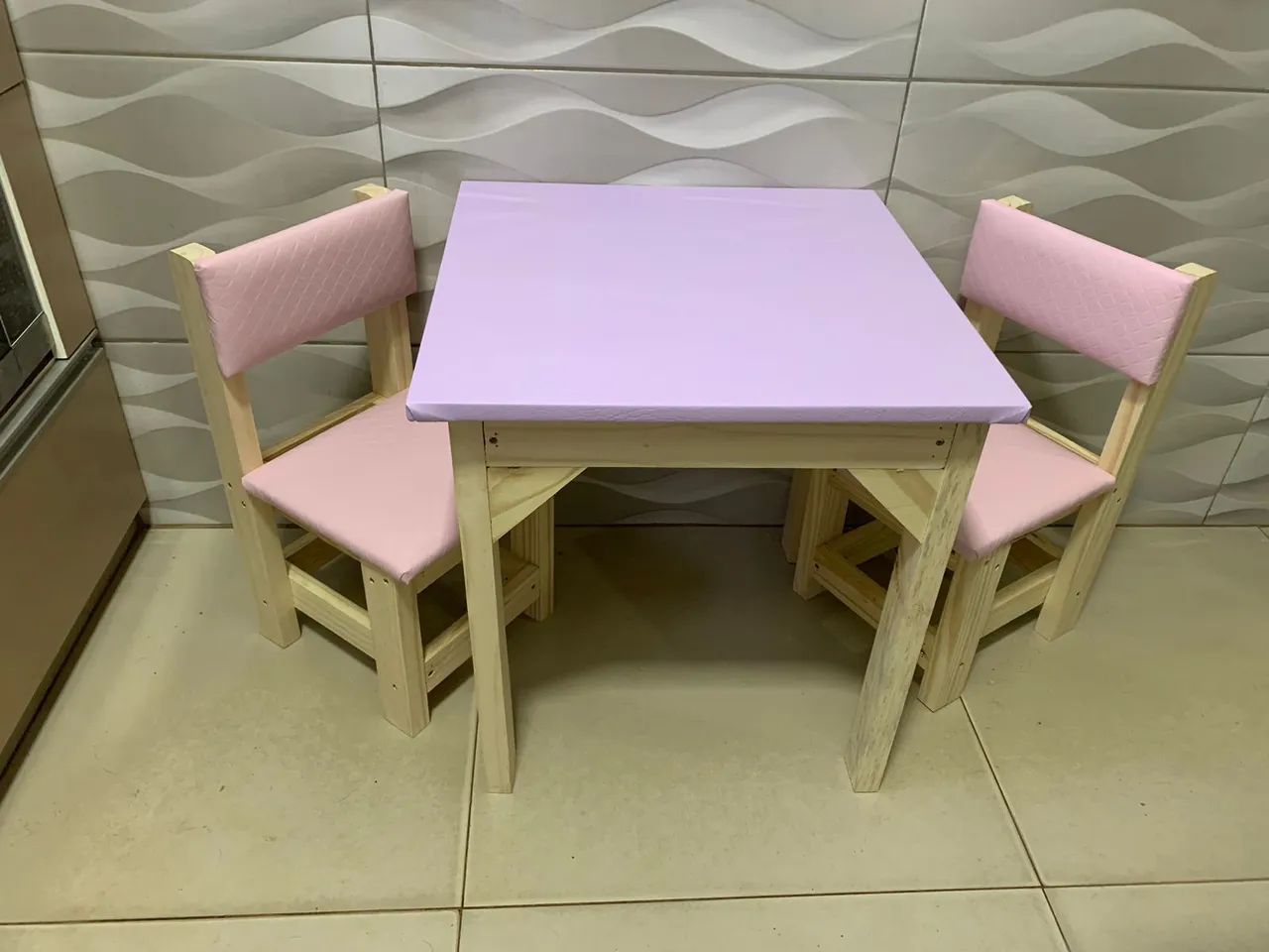 Mesa infantil duas cores