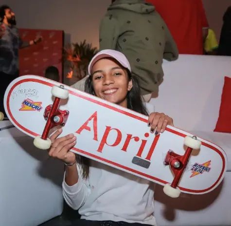 Skate RAYSSA LEAL exclusivo shape marca april x nesnau novo