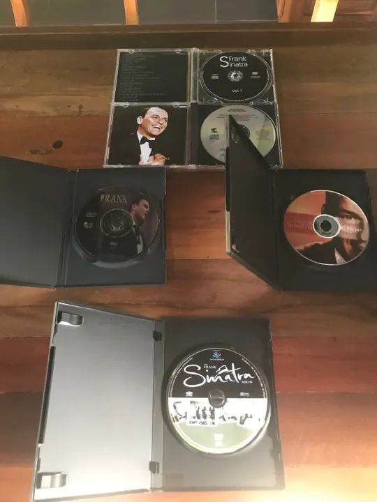 Frank Sinatra - Lote c/ 2 CDS + 3 DVDS - Foto 2