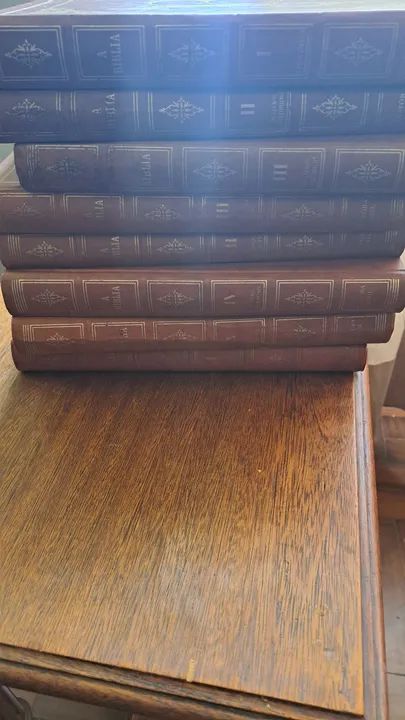 Livro Antigo - Bíblia Sagrada - Edição de Luxo - Foto 4