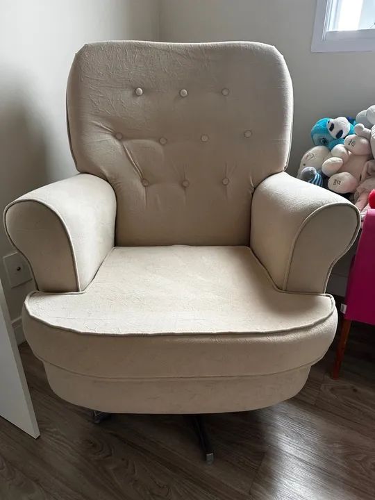Poltrona Giratória Bege linda e perfeita! Poltrona de amamentação! - Foto 5