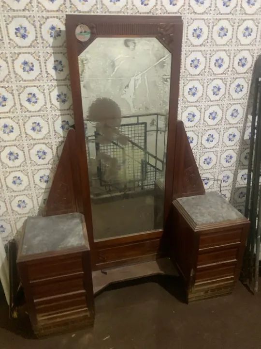Antiga penteadeira com espelho - Foto 2