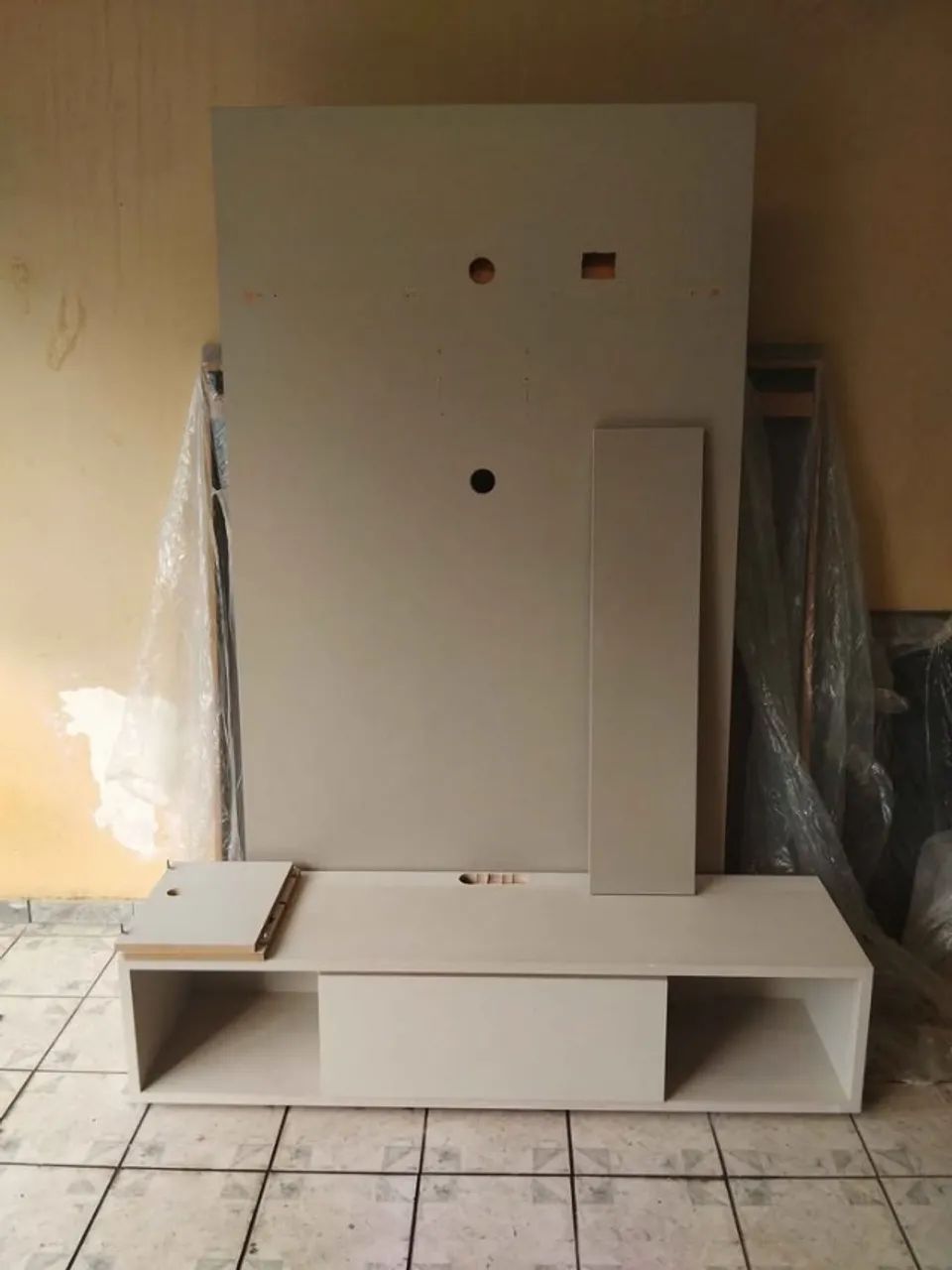 Painel de TV MDF, com rack, 1 gaveta, prateleira, 1,20 x 2,15 m, cinza claro