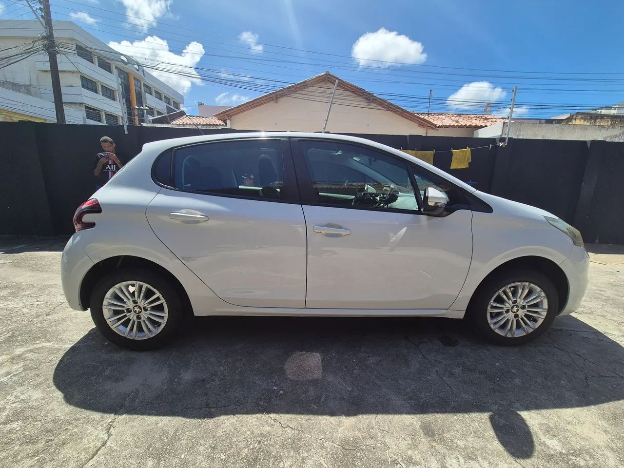 Peugeot 208 Allure 1.2 Flex 12V 5P Mec. 2018 - Foto 5