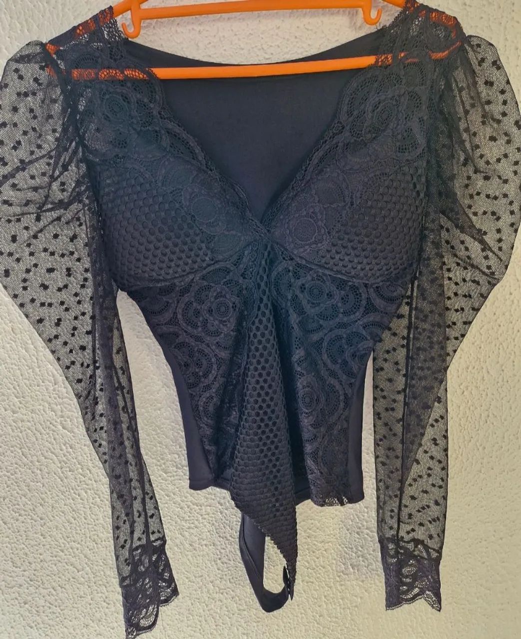 1 Body e 1 Blusa ( M )  - Foto 2