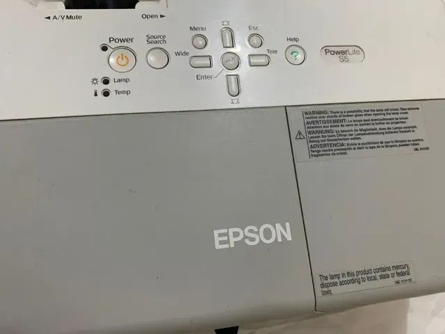 Vendo Projetor de Imagens Epson Power Lite S5 - Foto 2