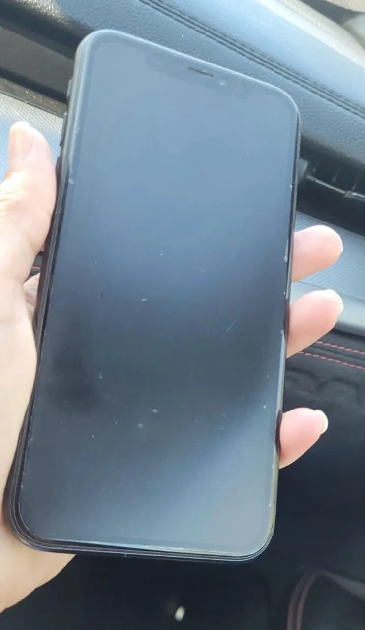 iPhone XR sem nenhum arranhão, nunca foi realizada manutenção77% a saúde da bateria