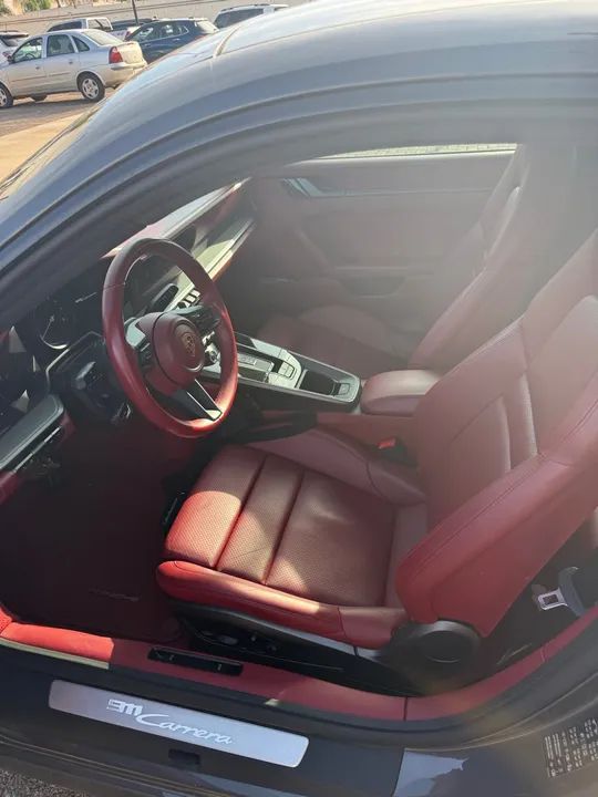 Porsche 911 Carrera 2020 - Cinza Ágata | Interior Vermelho | 33.000 km | R$ 700.000 - Foto 4