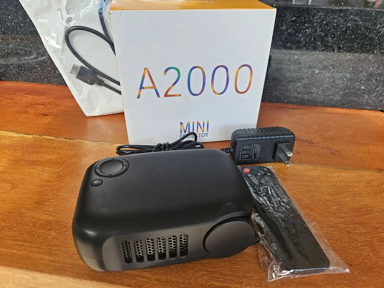 Mini Projetor Portátil A2000 - Foto 4