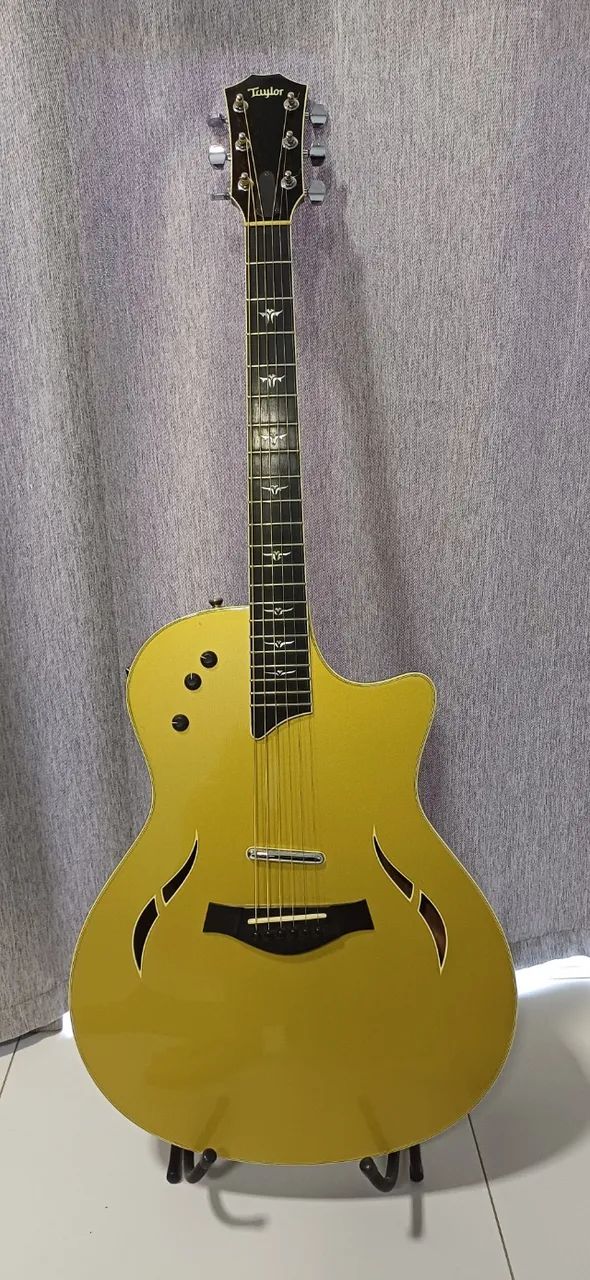 Violão Taylor T5-C (2006) com case - 13500,00