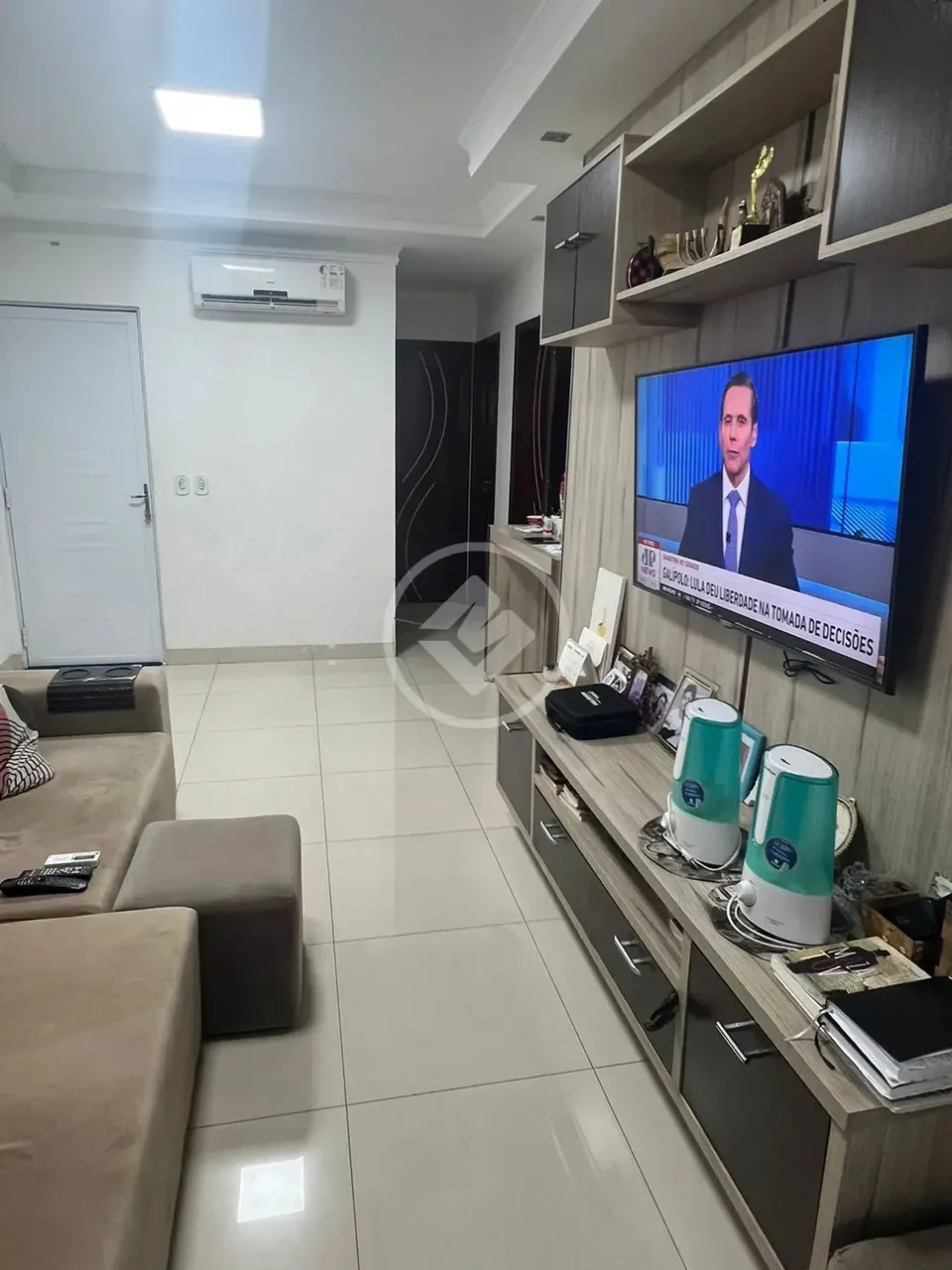 VENDE-SE Casa em condomínio três quartos reformada. R$ 630.000,00. codigo: 99329