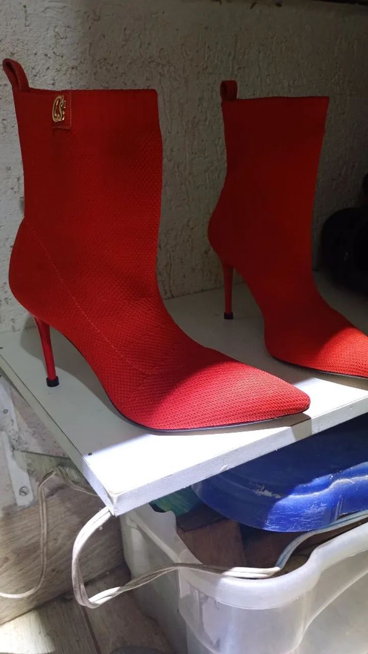 Bota com salto fino elegante  - Foto 4