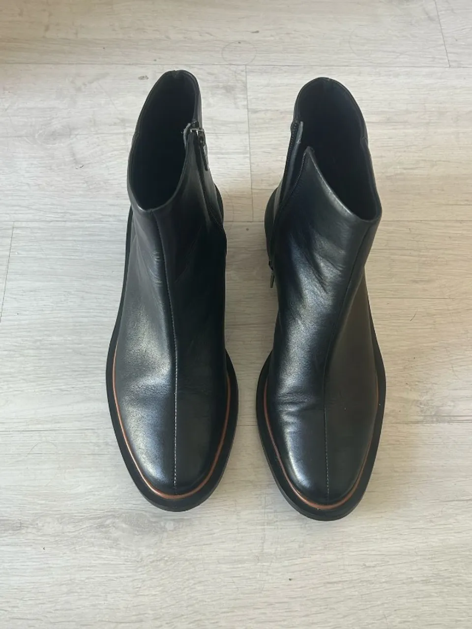Bota de couro - MORENA ROSA