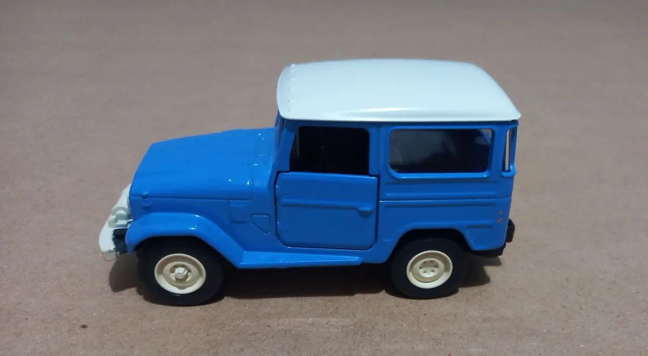 Miniatura Toyota Bandeirante     1/43 - Foto 2