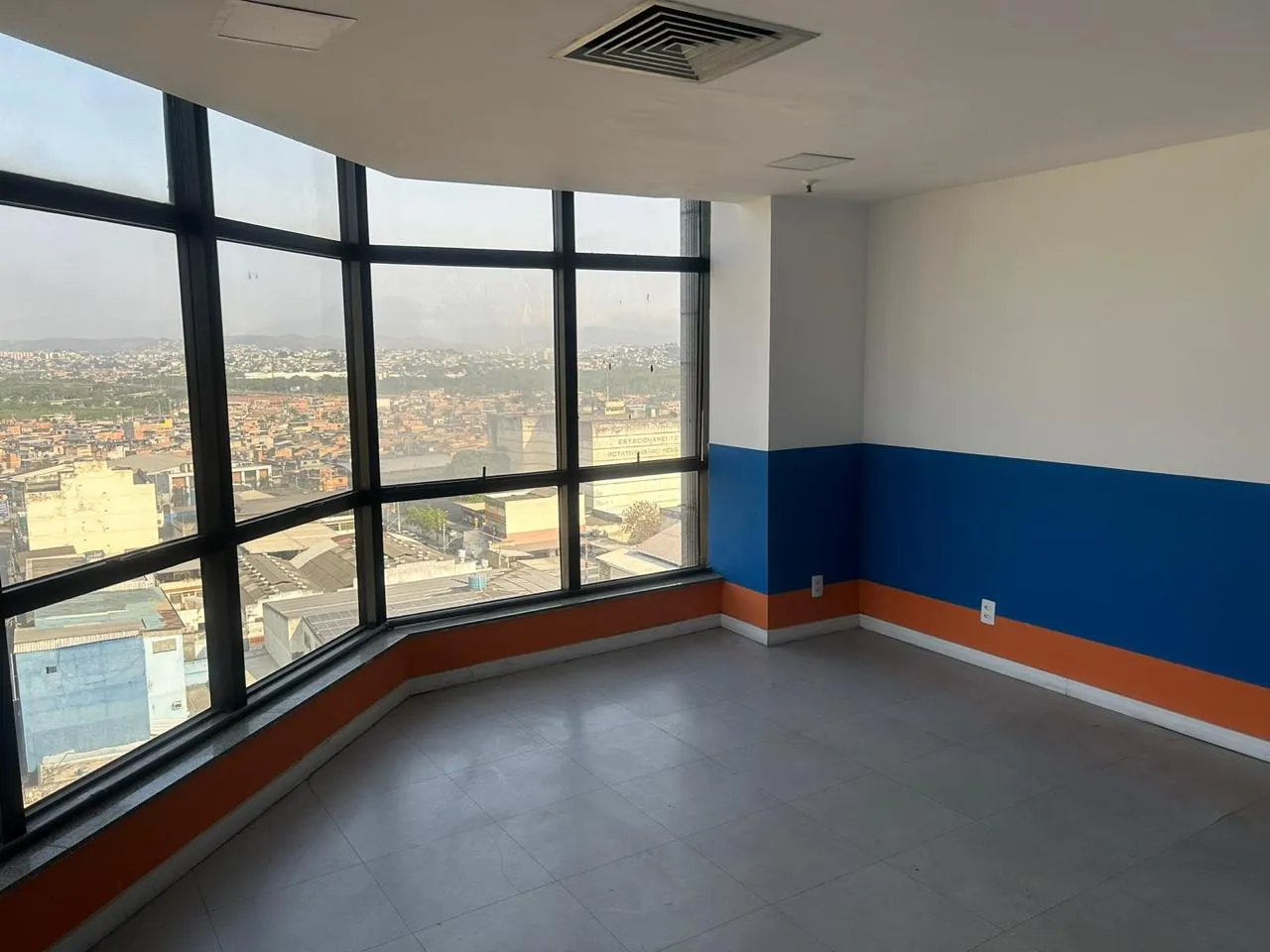 PROMOÇÃO!!! Andar inteiro para aluguel possui 330m2 em Centro - Duque de Caxias - RJ