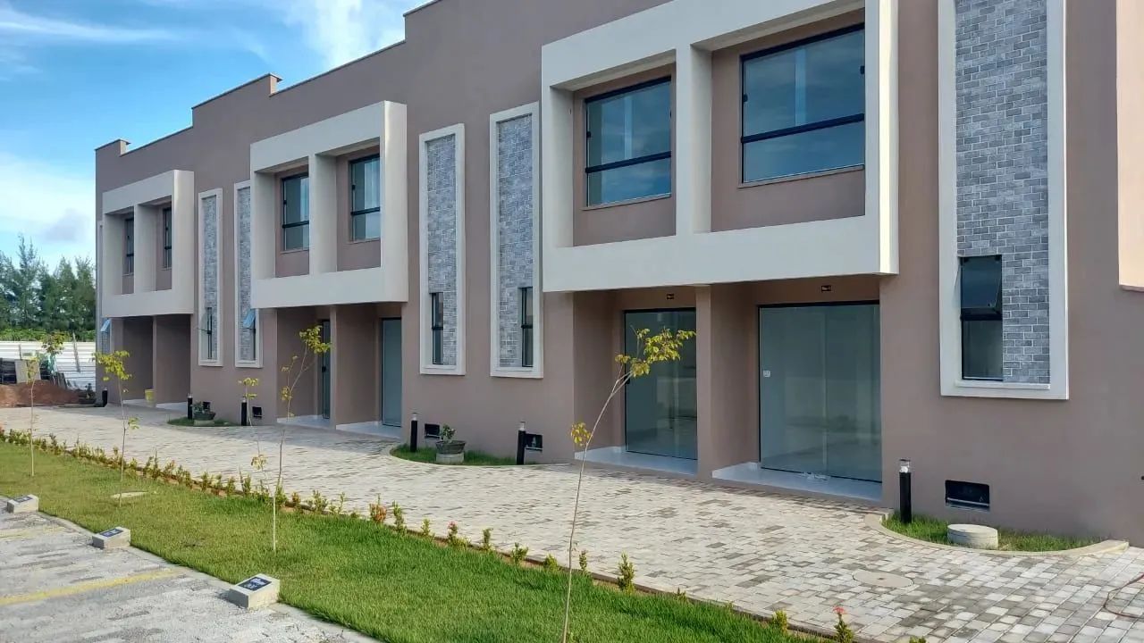 Casas Duplex Prontas em Condomínio Fechado - 2 e 3/4 - Parnamirim -Duas Suítes - Documenta - Foto 2