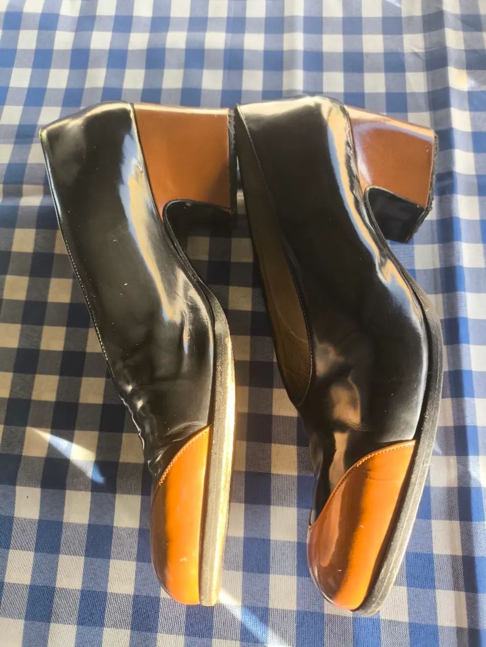 Sapatos YSL pretos e laranja - Foto 2