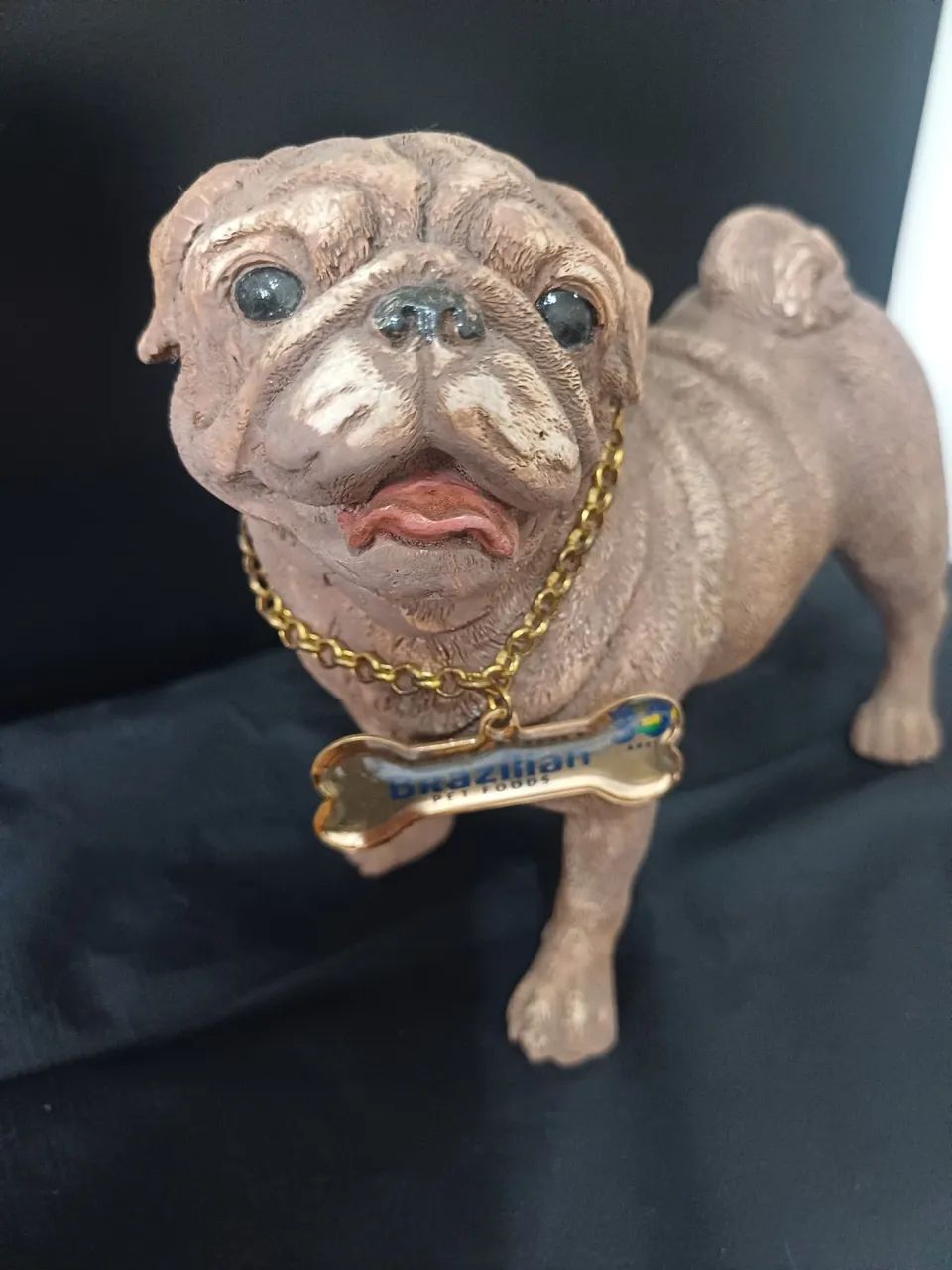 Pug de cerâmica para decoração