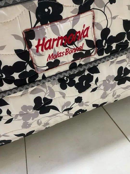 Cama de casal medida 1,88 por 1,37 - Foto 3