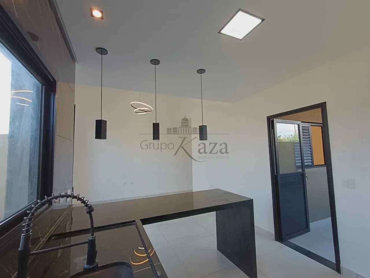 Casa - Setville Altos de São José - 3 Dormitórios - 81m²