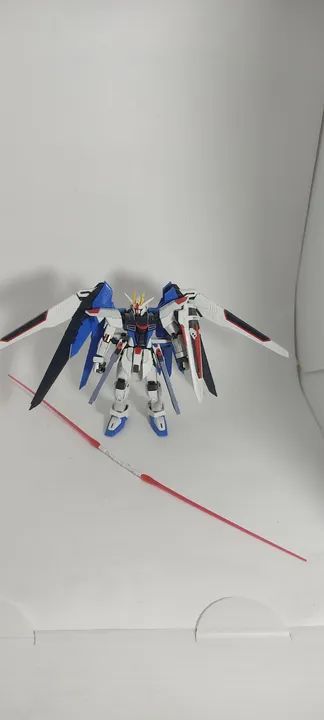 Freedom Gundam - 1/144 - Bandai - Foto 5