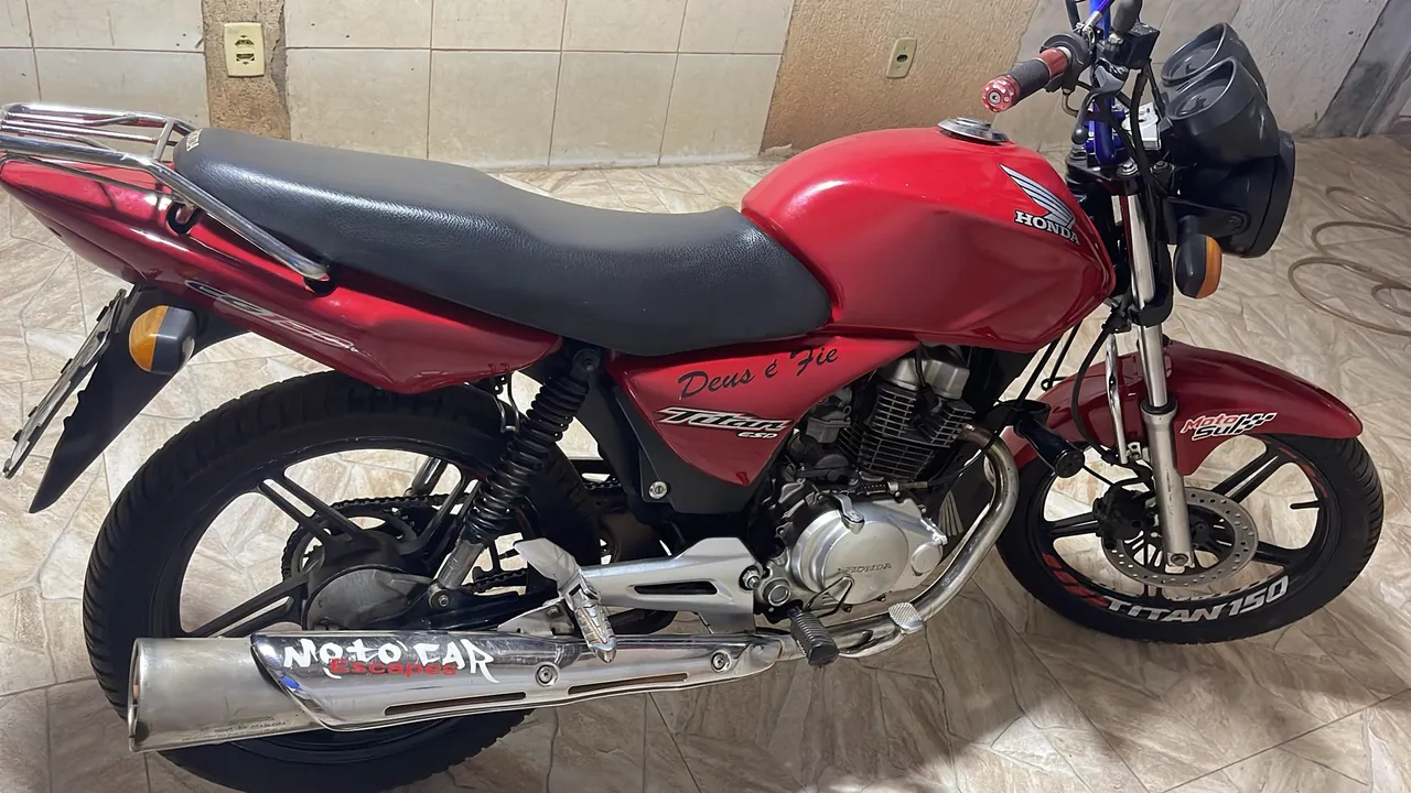 Titan 150 