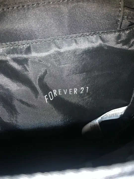 Mini Mochila Preta Forever 21 - Foto 3