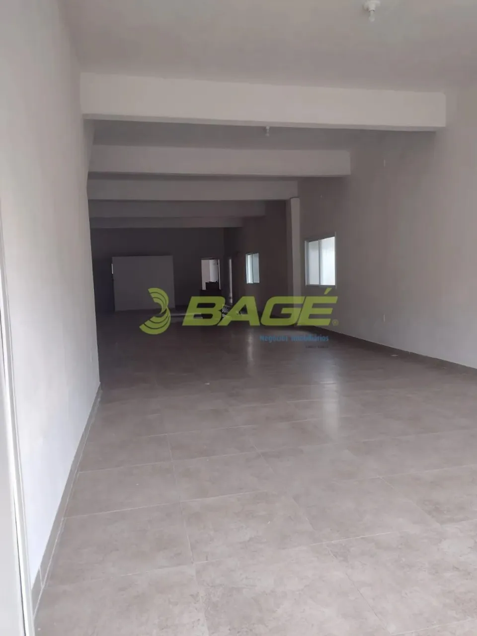 Prédio Comercial e Residencial em otima localização no Fragata