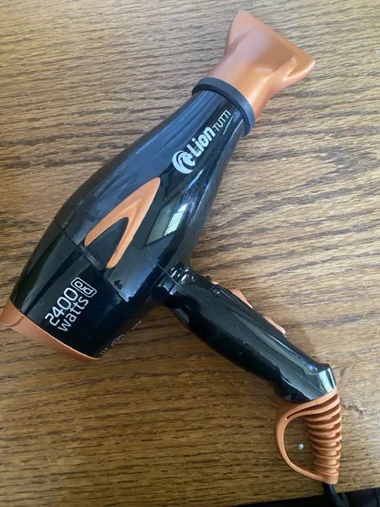 Secador de cabelo Lion Tutti 2400 Watts estado de novo - Foto 2