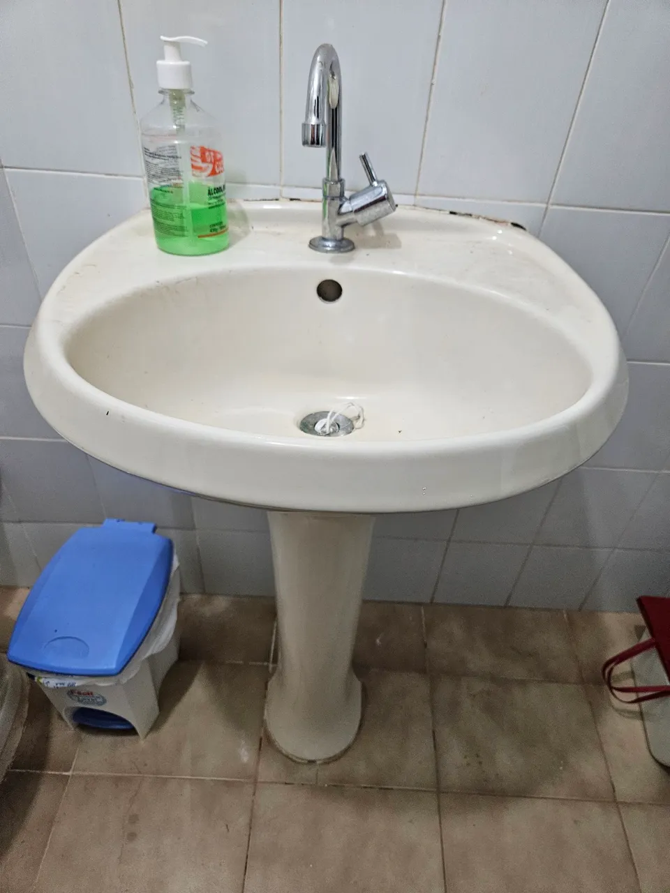Cuba de banheiro em cerâmica