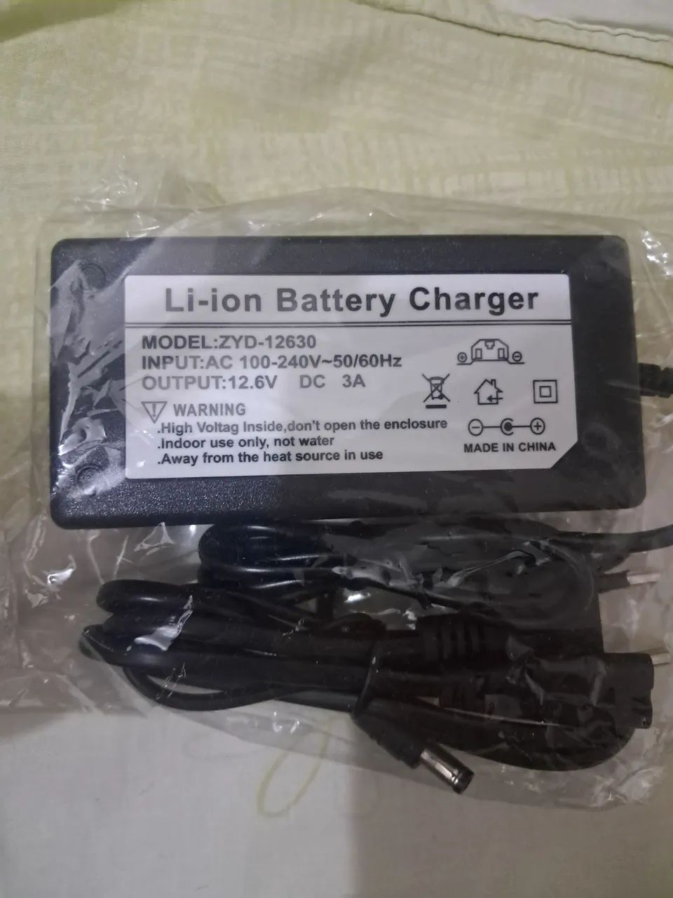 Carregador de Bateria Li-ion p Moto