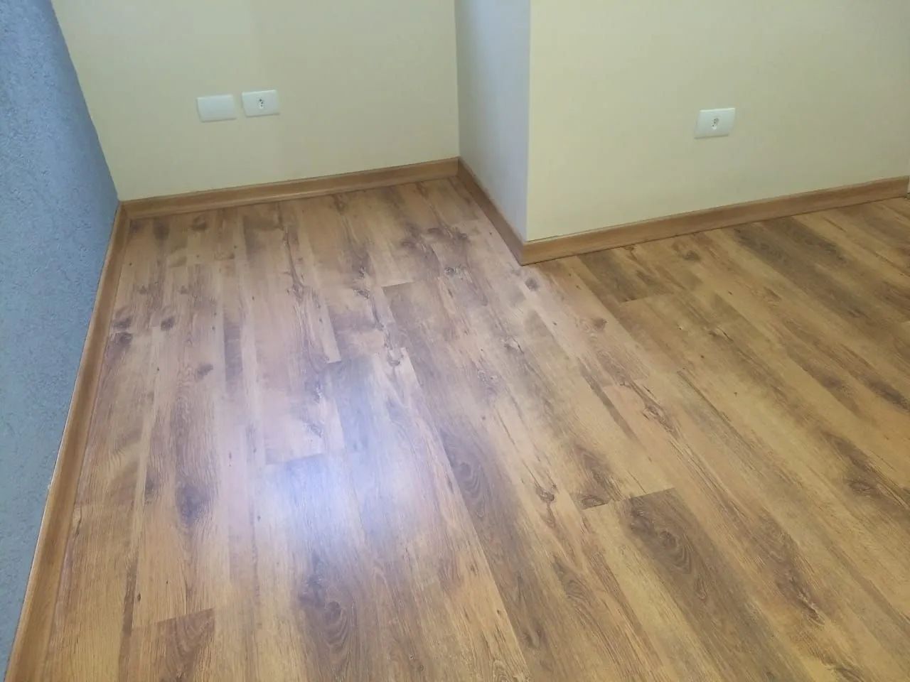 INSTALADOR DE, VINILICOS,LAMINADOS E NIVELAMENTOAS. - Foto 6
