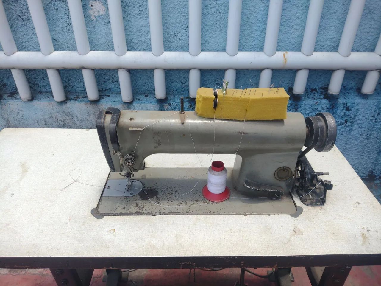 Máquina de costura industrial marca pfaff